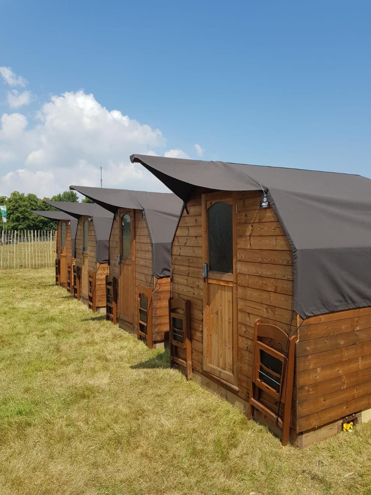 Suitehuts @ Силверстон Экстерьер фото