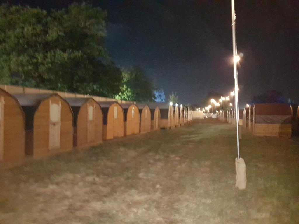 Suitehuts @ Силверстон Экстерьер фото